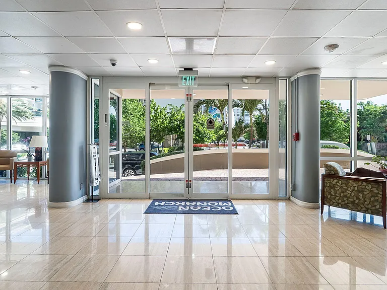 133 N Pompano Beach Blvd #204 — Photo 27