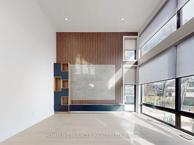 150 Stewart St — Photo 38