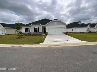 670 Blackthorne Cir NW, Calabash, NC 28467