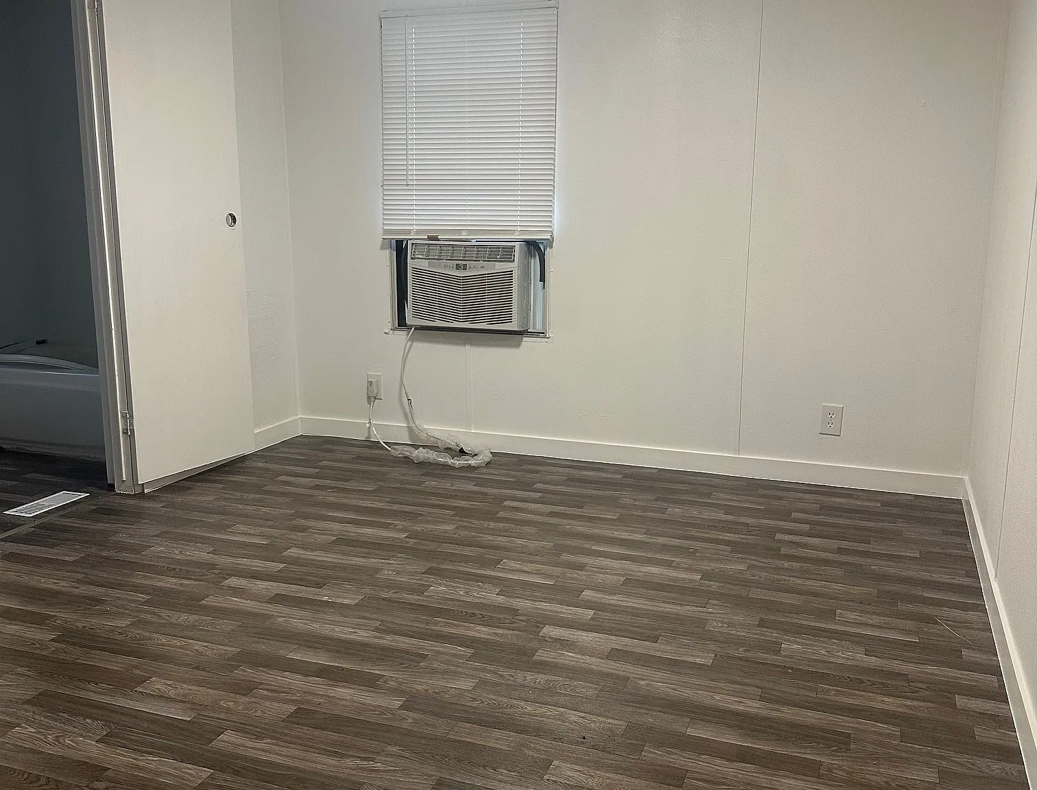3 bed, 1000 sqft, $1,250 — Photo 4