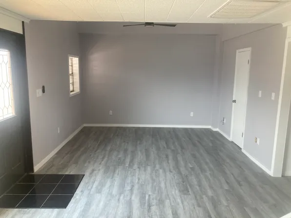 331 Shark Ln, Surfside Beach, TX 77541