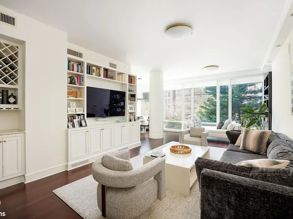 245 W 99th St APT 4B, New York, NY 10025