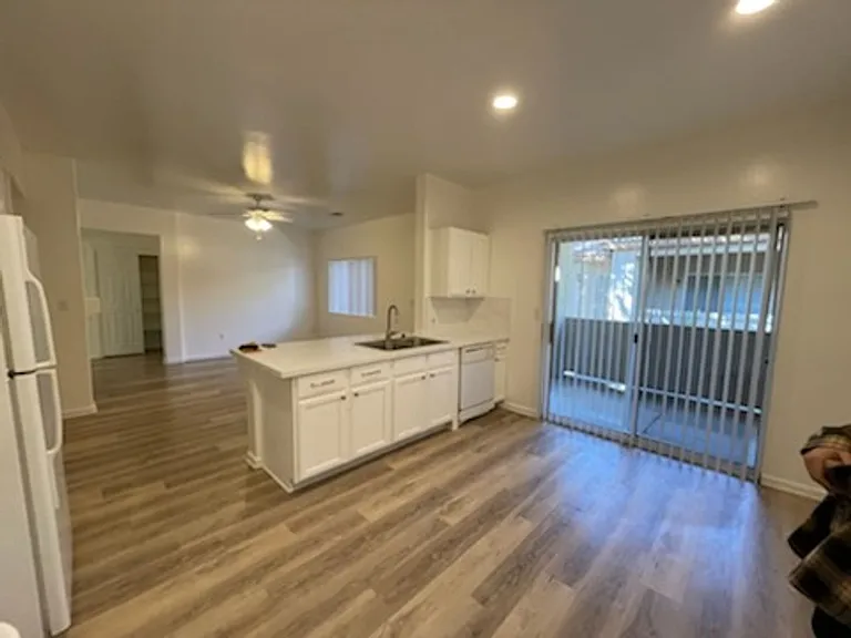 2219 Cullen Ct — Photo 2