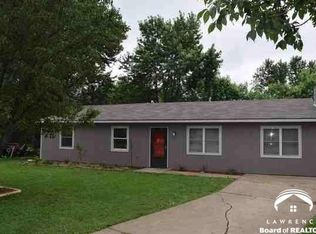 2633 Rawhide Ln, Lawrence, KS 66046
