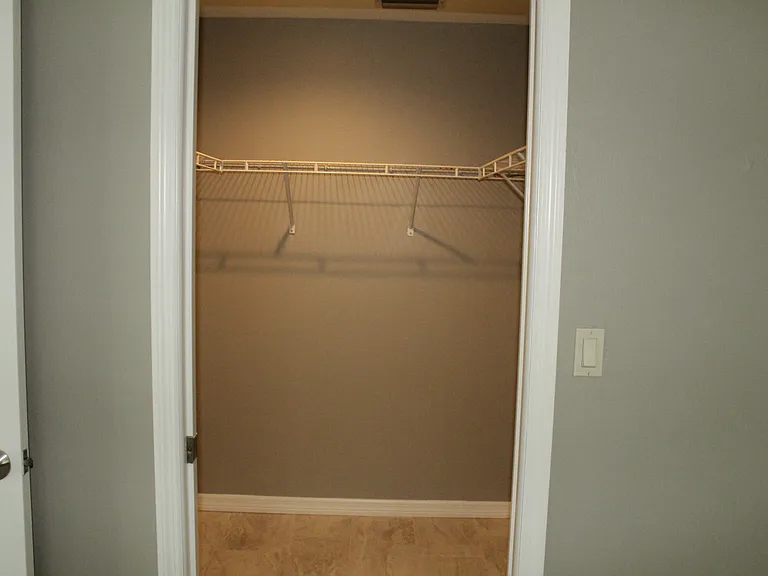1110 SW 47th Ter #204 — Photo 6