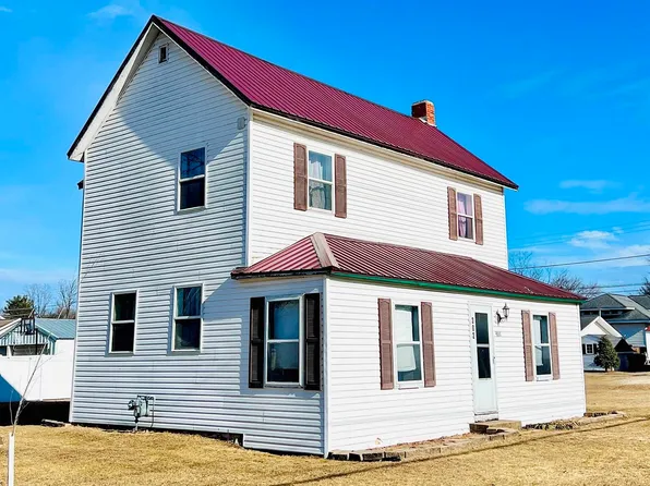 302 E Walnut St, Muscoda, WI 53573