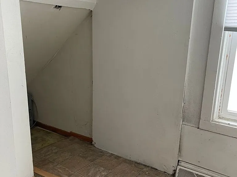 122 Edwards St — Photo 18