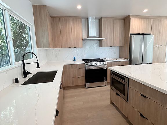 5th image of 6200 Camellia Ave