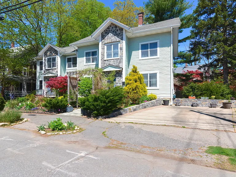 3 Forest St #1 — Photo 25