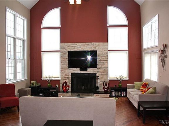 3rd image of 34 Strawberry Fields Ln
