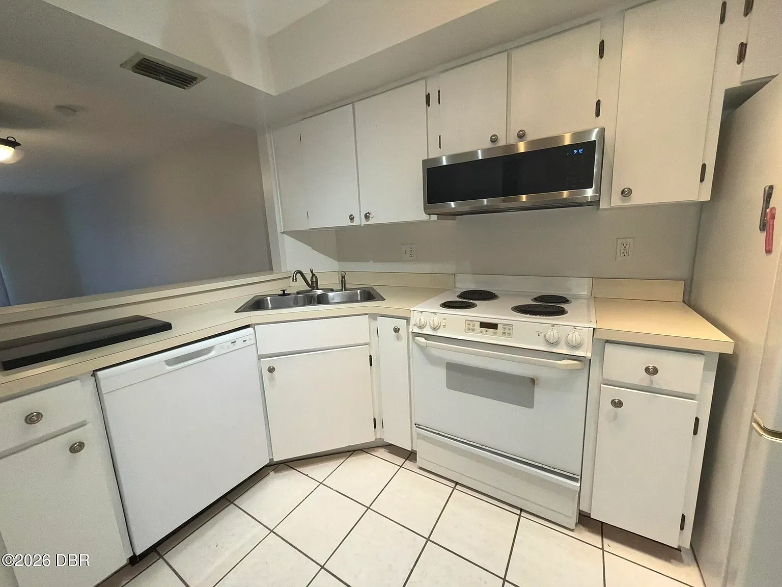 3333 S Ridgewood Ave — Photo 3