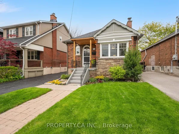 74 William St, Toronto, ON M9N 2G7