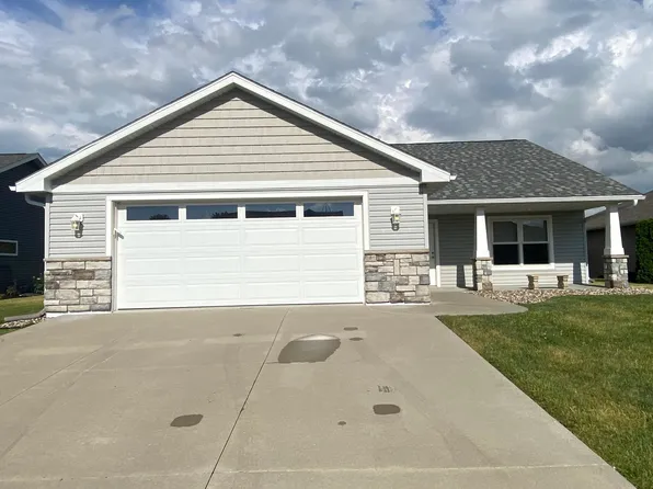 8 Abbey Ln NW, Kasson, MN 55944