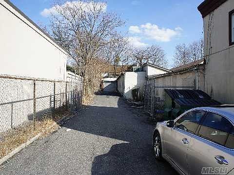 3rd image of 2473 Grand Ave
