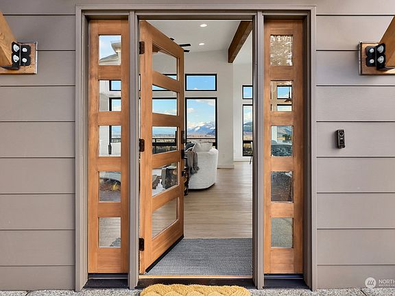 4th image of 844 Bella Vista Lane
