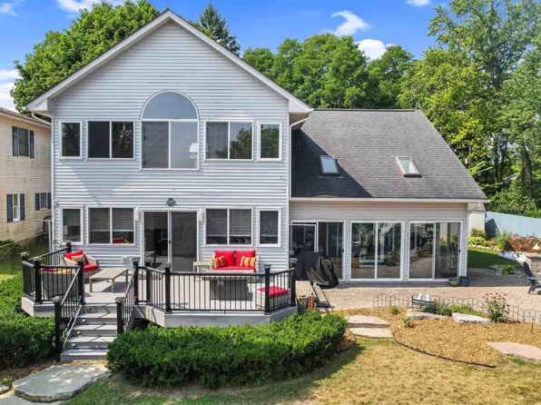695 King Cir, Lake Orion, MI 48362