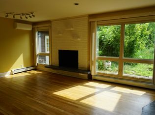 2046 McMackin Rd, Madison, OH 44057