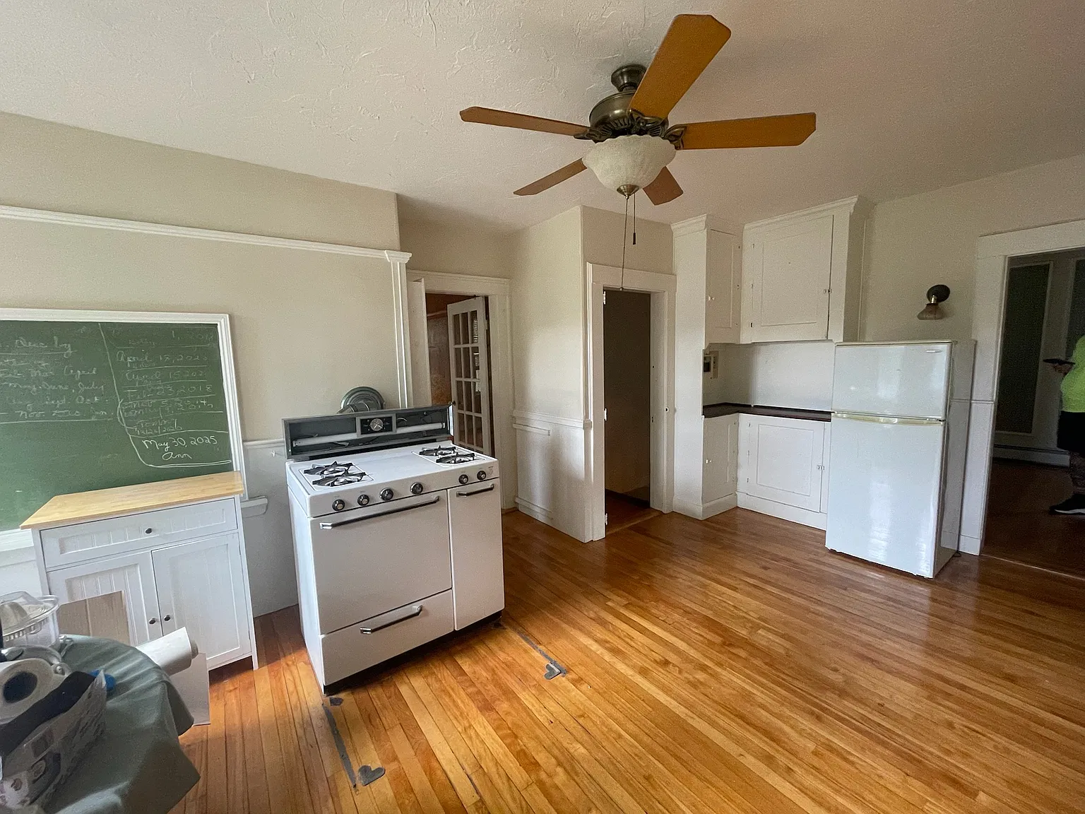 3 bed, 1150 sqft, $2,200 — Photo 1
