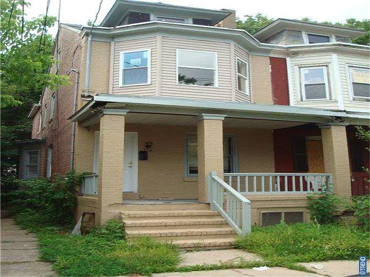 134 Hoffman Ave photo 1