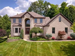 7648 Harley Hills Dr, North Royalton, OH