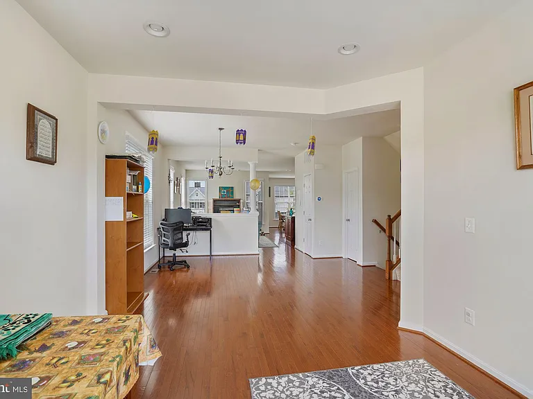 42691 Galbraith Sq — Photo 15