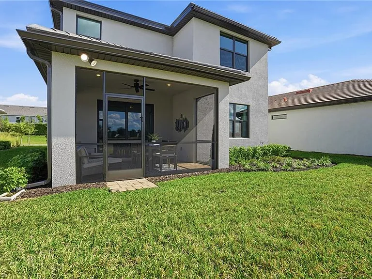 1657 Serena Ave — Photo 39