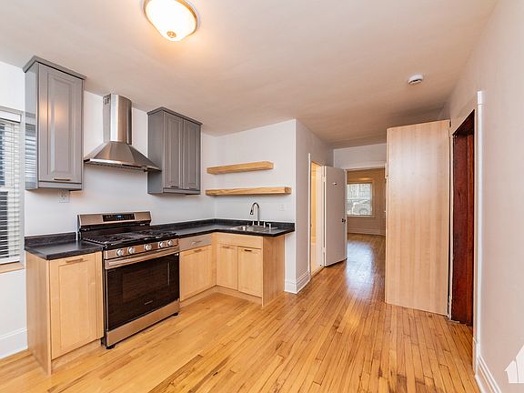 4th image of 3079 N Elbridge Ave #1