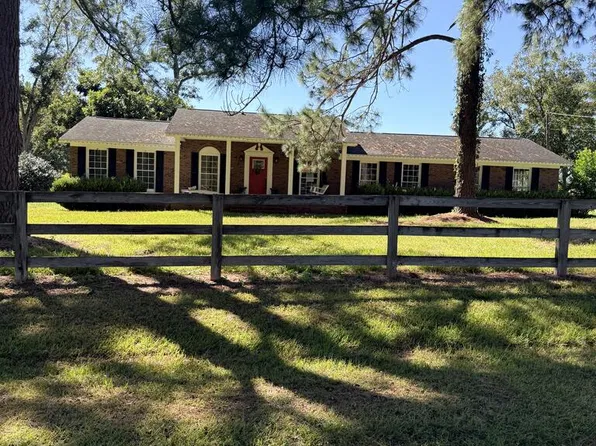 163 N Gregory St, Sale City, GA 31784