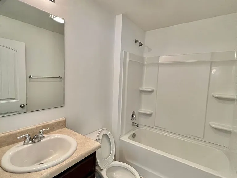 16406 Waterbury Ln — Photo 11