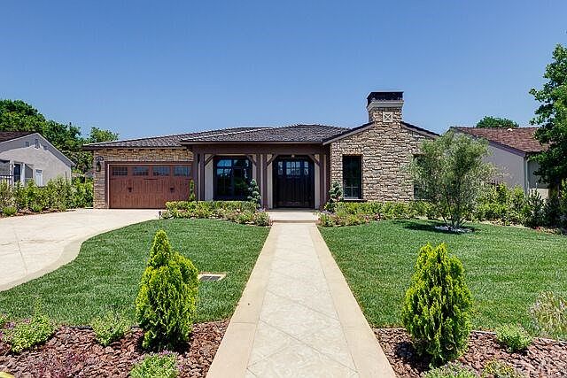 1st image of 811 Kingsley Dr