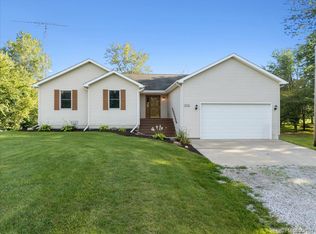 5747 Chase Lake Rd, Fowlerville, MI 48836