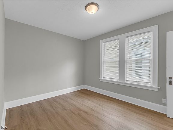 3rd image of 1004 5th St