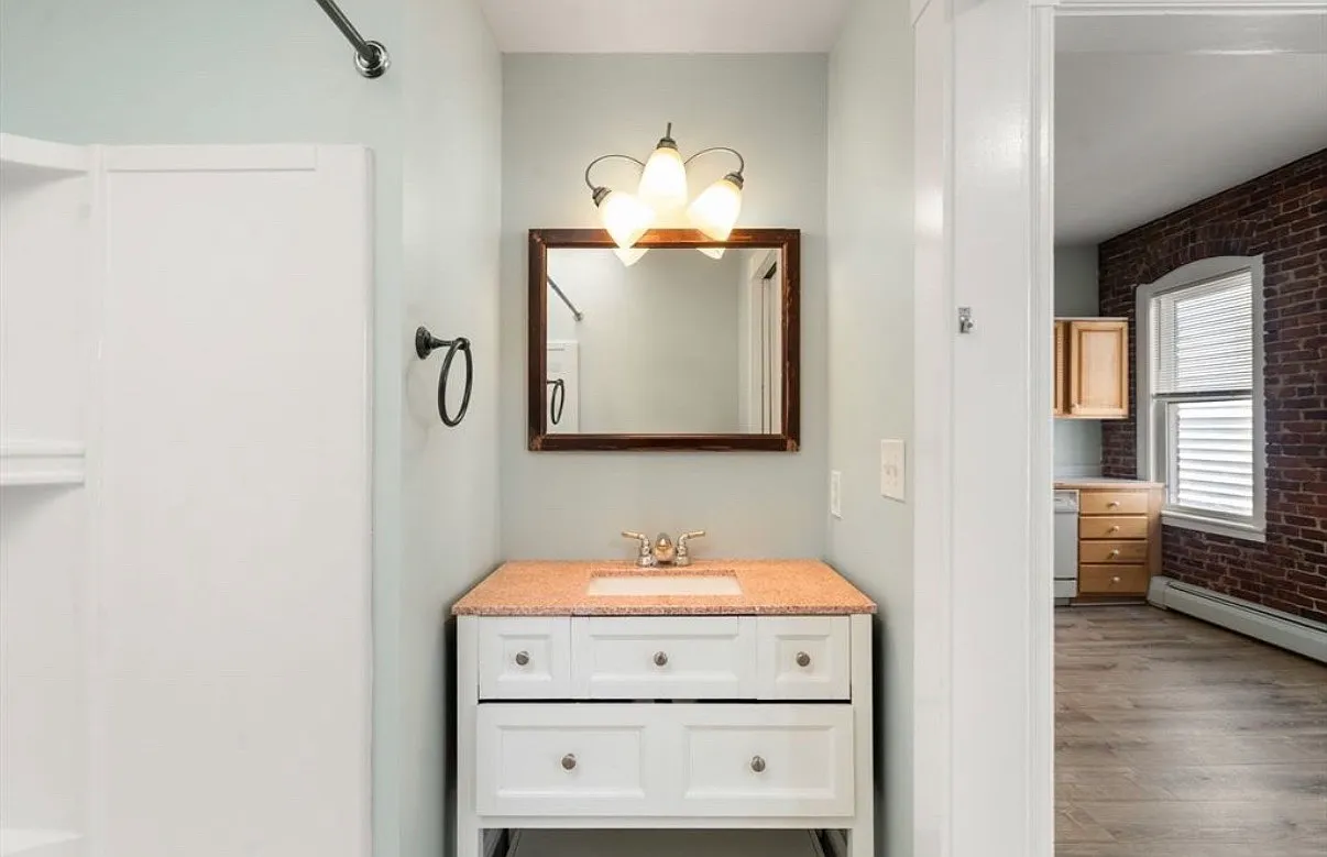2 bed, 1100 sqft, $2,300 — Photo 4