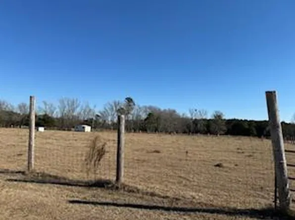 9 Olin Rd, Summerton, SC 29148