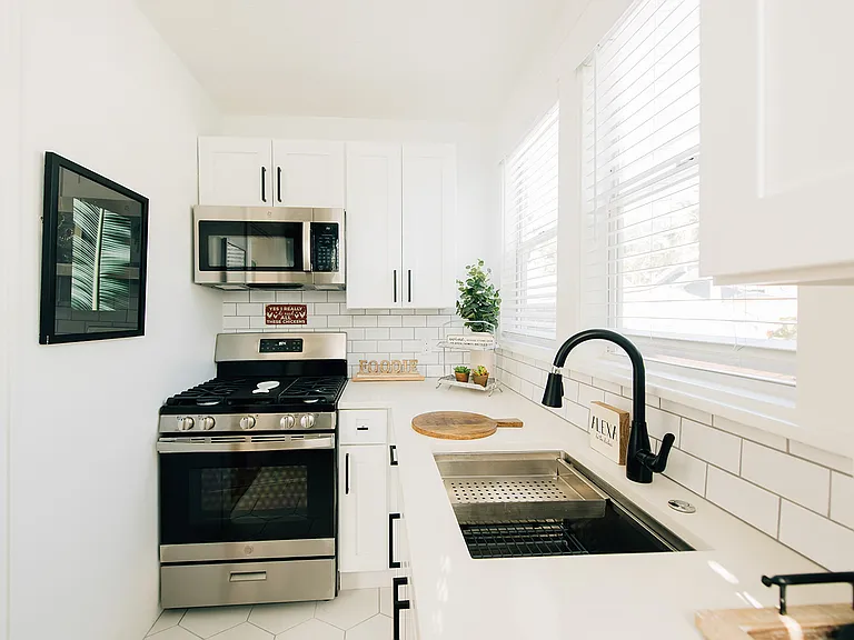 809 10th Ave N #1 — Photo 7