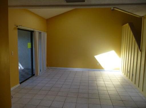 3rd image of 10 Saint Andrews Ct