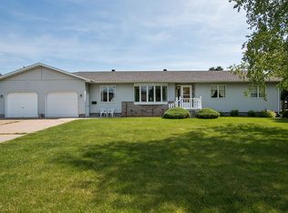 1008 N Prairie St, Lake City, MN 55041