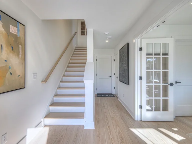 4114 Indiana Ave — Photo 10