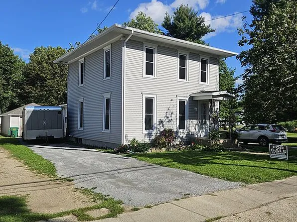 216 N Nottawa St, Mendon, MI 49072