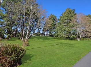 17428 Bluff Dr, Brookings, OR 97415