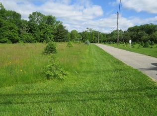 60 Birdsall Rd, Farmingdale, NJ 07727