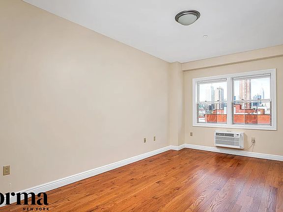 5th image of 1203 Jackson Ave APT 2E