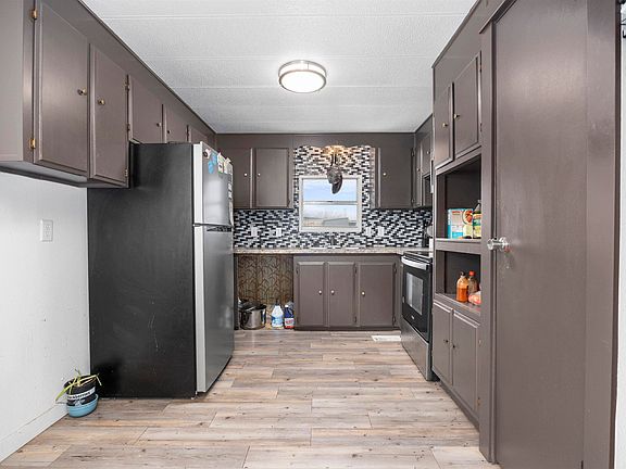 2nd image of 925 N Elm Ave Space 36