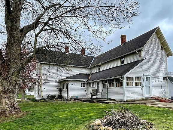 3rd image of 4367 Broadway St