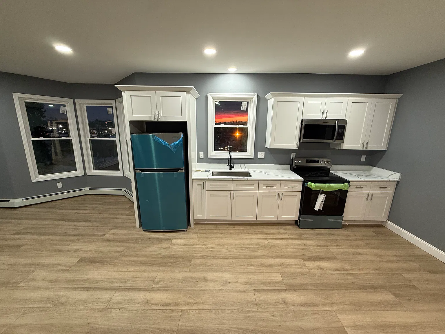 3 bed, 1227 sqft, $2,300 — Photo 3