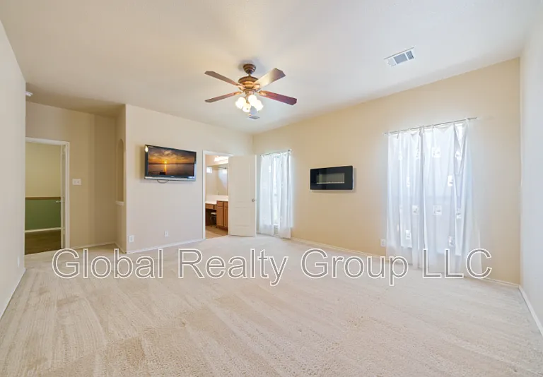 308 Rustic Trl — Photo 18
