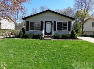 682 Miller Rd, Lake Orion, MI 48362