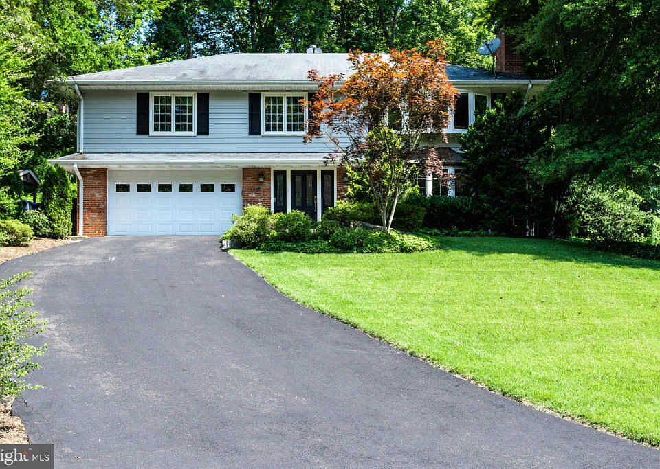 1st image of 1210 Huntly Pl