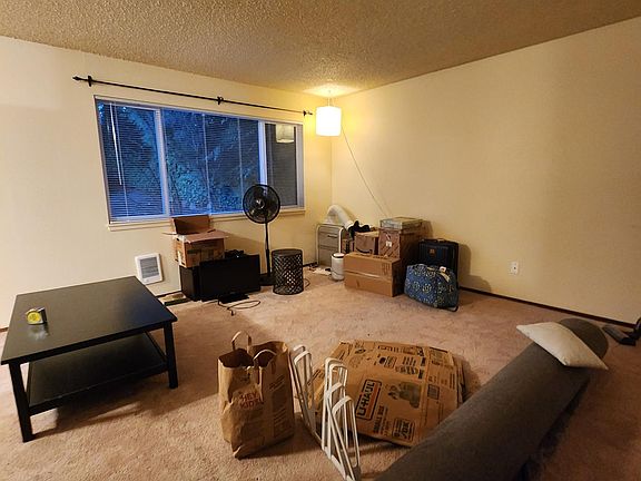 5th image of 2504 204th St SW APT 2