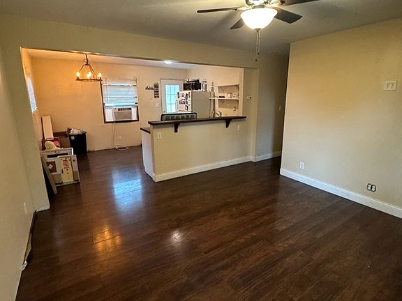 4th image of 264 Creekside Dr
